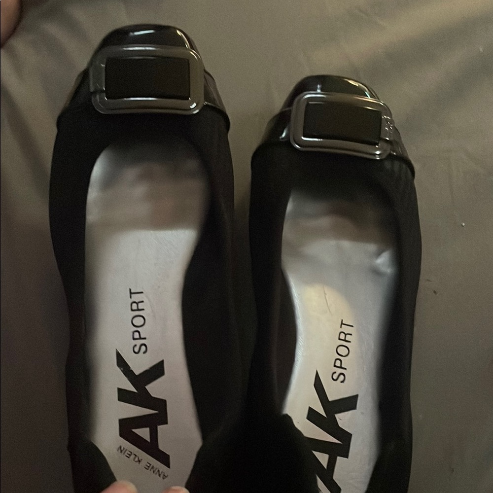 Anne Klein Women's Black Flats
